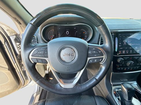 Used 2020 Jeep Grand Cherokee Overland image 40