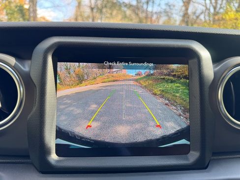 Used 2022 Jeep Wrangler Unlimited Rubicon 4xe w/ Dual Top Group image 25