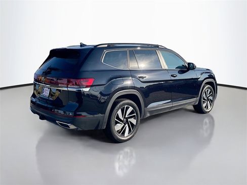 Used 2024 Volkswagen Atlas SE image 7