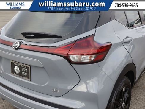 Used 2021 Nissan Kicks SR image 12