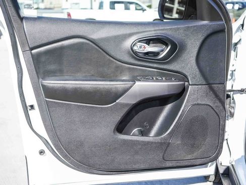 Used 2022 Jeep Cherokee Latitude Lux w/ Sun & Sound Group FWD image 21