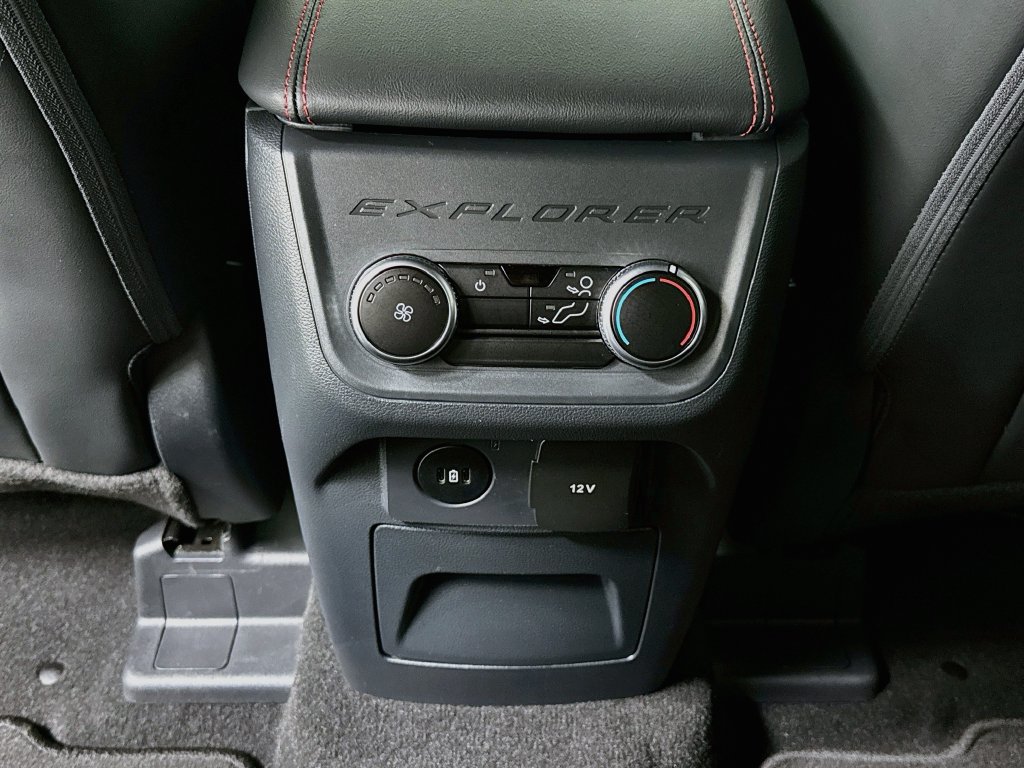 Used 2025 Ford Explorer ST-Line RWD image 41