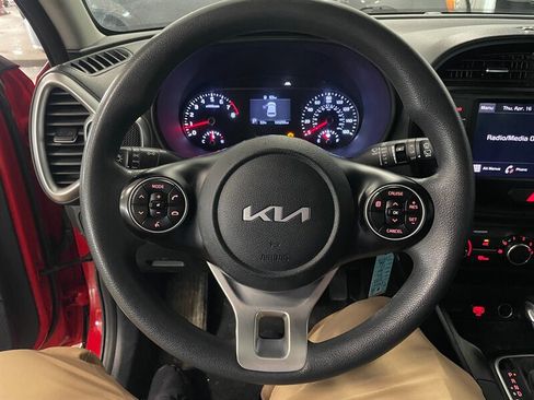 Used 2022 Kia Soul LX w/ Technology Package image 8