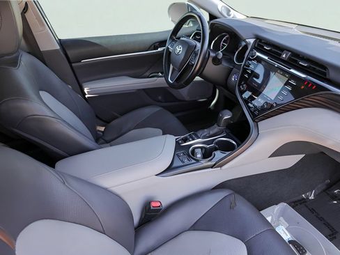 Used 2020 Toyota Camry XLE w/ Driver Assist Package FWD image 32