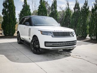 Used 2025 Land Rover Range Rover SE video 2