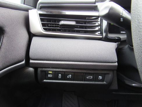 Used 2025 Toyota Camry LE FWD image 17