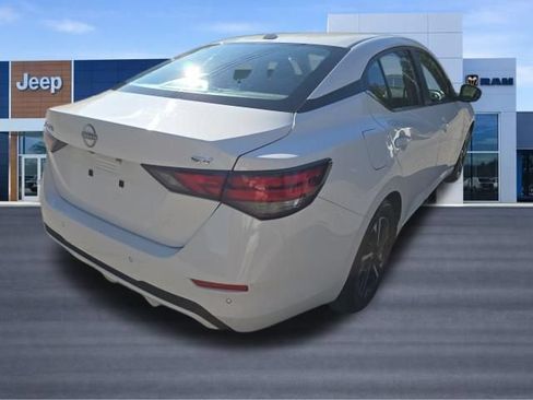 Used 2024 Nissan Sentra SV FWD image 8