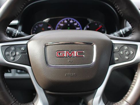 Used 2020 GMC Acadia SLT w/ Driver Alert Package II image 17