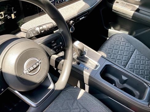 Certified 2025 Nissan Kicks SV AWD/4WD image 15
