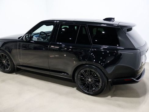 Used 2025 Land Rover Range Rover SE image 7