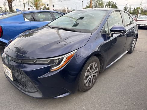 Used 2022 Toyota Corolla LE w/ Premium Interior Package image 5
