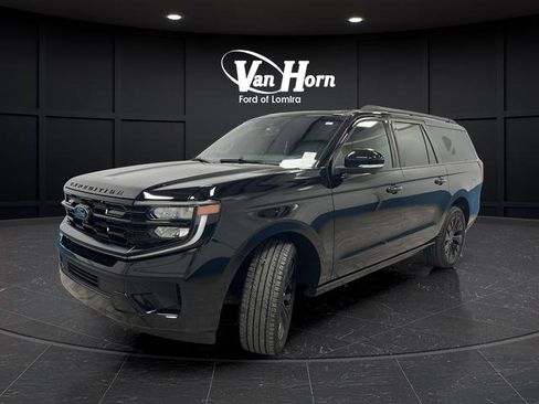 Used 2025 Ford Expedition Max Platinum w/ Stealth Appearance Package AWD/4WD image 3