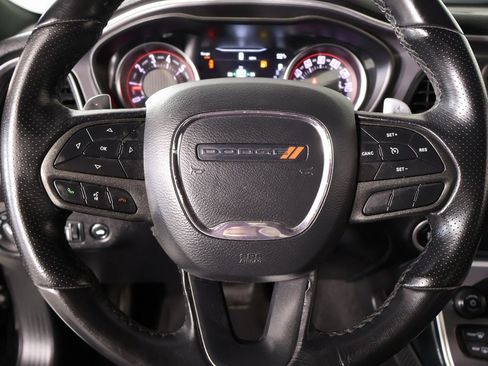 Used 2022 Dodge Challenger GT image 3