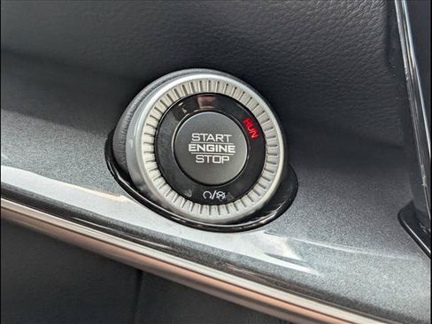 Used 2023 Jeep Wagoneer 4WD image 18