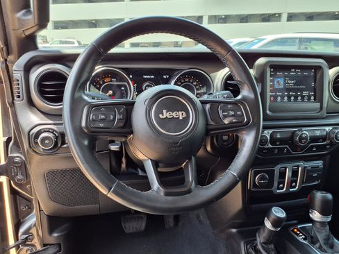 Used 2021 Jeep Wrangler Sport AWD/4WD image 13