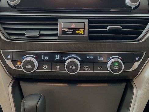 Used 2018 Honda Accord EX-L image 25