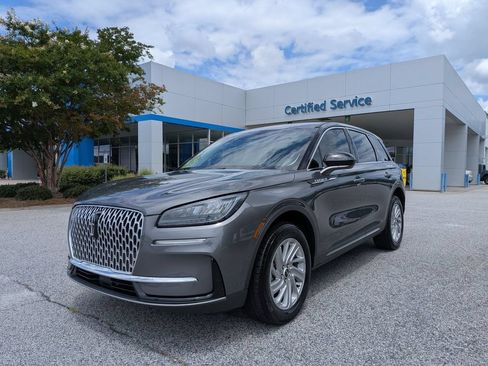 Used 2023 Lincoln Corsair AWD w/ Towing Package image 4