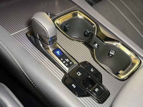 Used 2024 Lexus RX 500h F Sport image 28