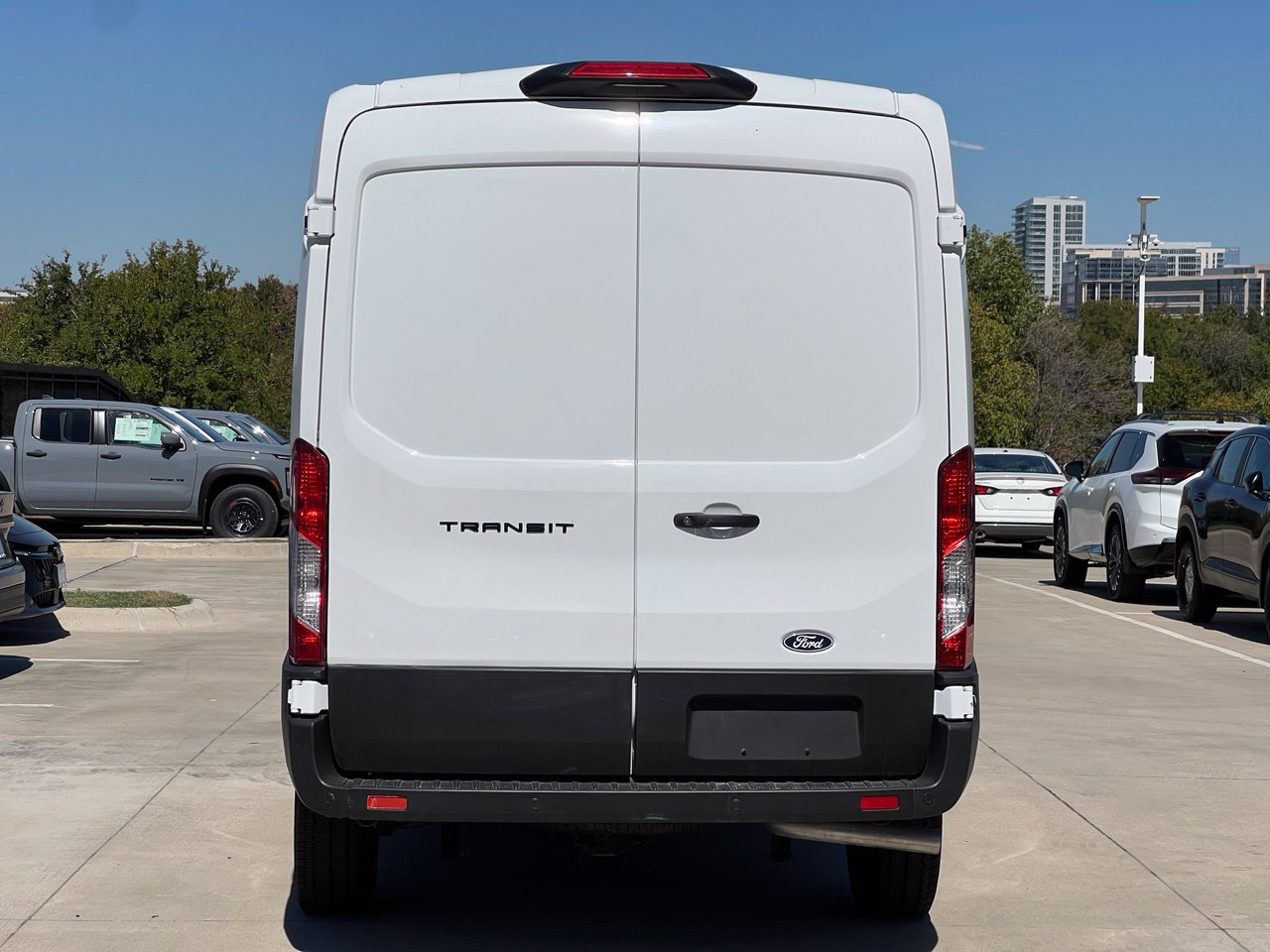 Used 2026 Ford Transit 250 148 Medium Roof RWD image 4