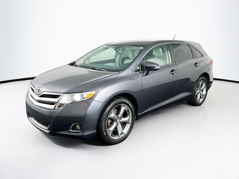 Used 2014 Toyota Venza LE w/ LE Convenience Package image 3