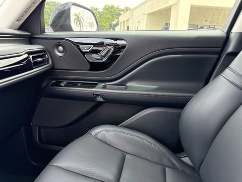 New 2026 Lincoln Aviator AWD image 23