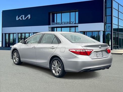 Used 2017 Toyota Camry SE image 9