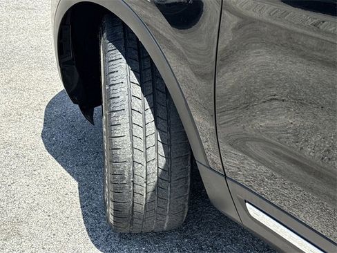 Used 2018 Ford Explorer Limited image 42