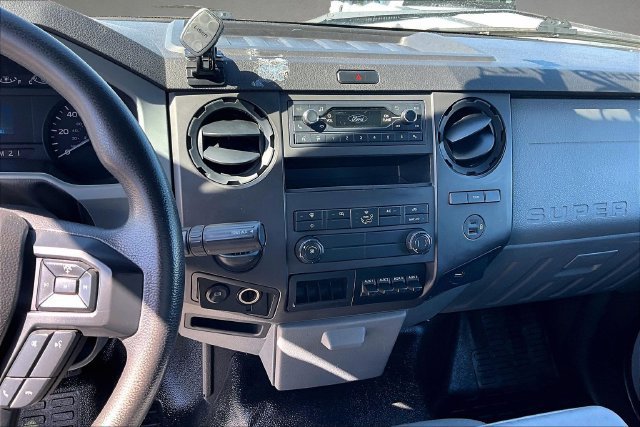 Used 2022 Ford F750 2WD Regular Cab Super Duty image 4