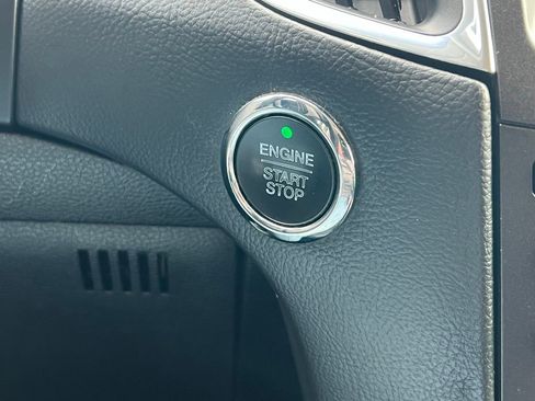 Used 2019 Ford Edge Titanium image 29