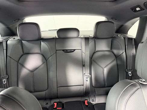 Certified 2026 Porsche Macan AWD/4WD image 14
