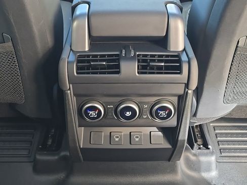 Used 2024 Land Rover Defender 110 X-Dynamic SE AWD/4WD image 24