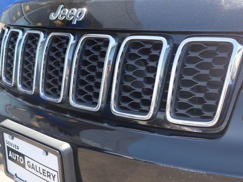 Used 2019 Jeep Grand Cherokee Limited AWD/4WD image 25