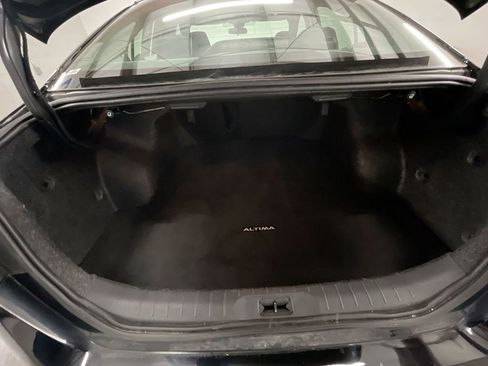 Used 2024 Nissan Altima 2.5 SV image 24