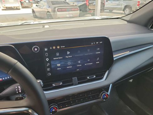 Used 2025 Chevrolet Equinox LT w/ Convenience Package II FWD image 24