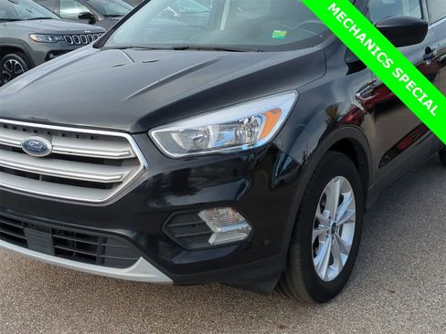Used 2019 Ford Escape SE image 11