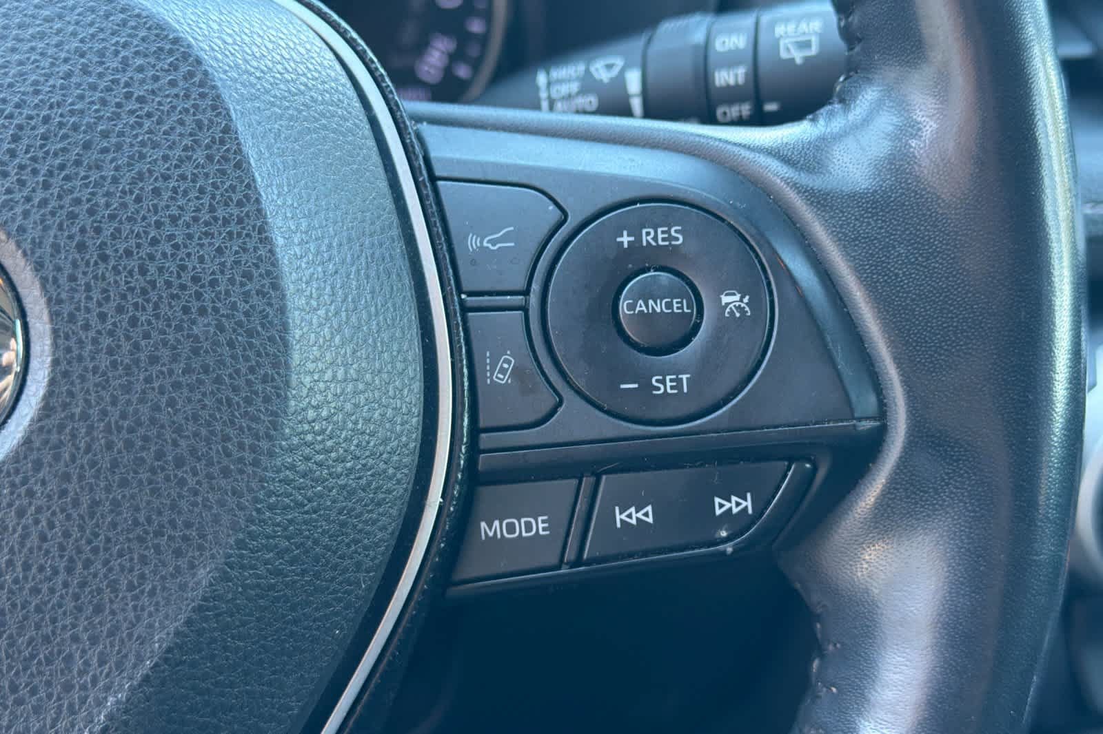 Used 2019 Toyota RAV4 XLE Premium w/ Cold Weather Package AWD/4WD image 27
