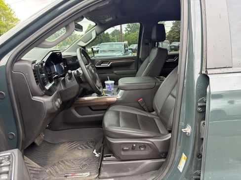 Used 2025 Chevrolet Silverado 1500 LT AWD/4WD image 17