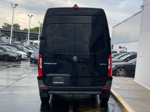 Used 2020 Mercedes-Benz Sprinter 2500 image 7
