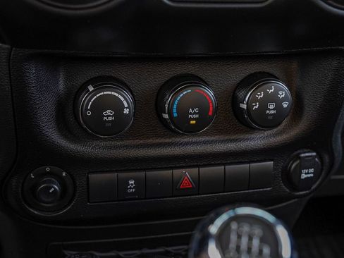 Used 2018 Jeep Wrangler Sport image 27