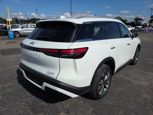 Used 2024 INFINITI QX60 Luxe AWD/4WD image 6