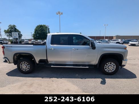 Used 2022 Chevrolet Silverado 2500 LTZ w/ LTZ Convenience Package AWD/4WD image 4