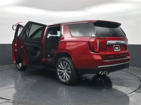 Used 2021 GMC Yukon Denali w/ Denali Premium Package image 31