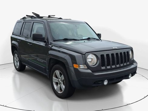 Used 2016 Jeep Patriot Sport w/ Power Value Group AWD/4WD image 4