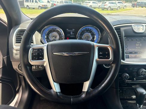 Used 2011 Chrysler 300 Limited w/ Sound Group RWD image 11