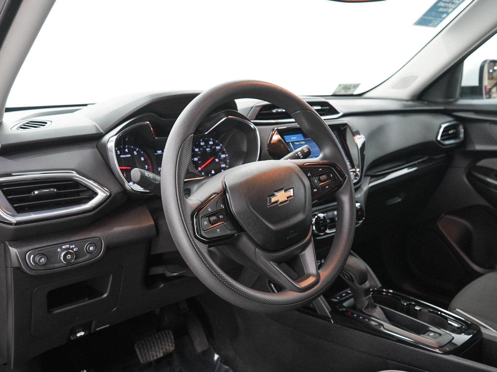 Used 2023 Chevrolet TrailBlazer LT w/ Convenience Package AWD/4WD image 23