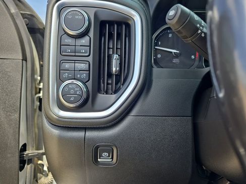 Used 2022 GMC Sierra 3500 Denali AWD/4WD image 27