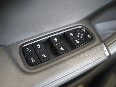 Used 2019 Porsche Cayenne S AWD/4WD image 29