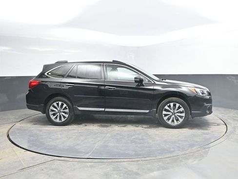 Used 2017 Subaru Outback 2.5i Touring w/ Popular Package #5A image 11