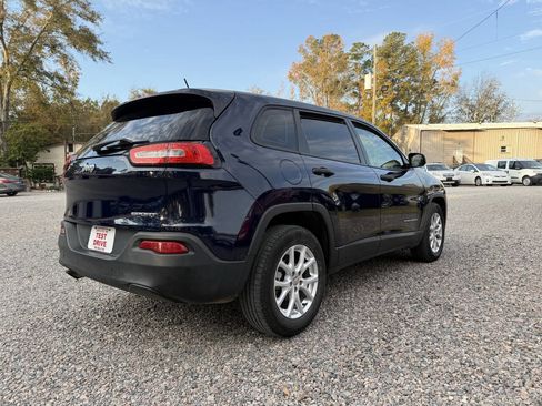 Used 2014 Jeep Cherokee Sport image 4