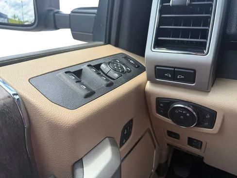 Used 2019 Ford F350 Lariat w/ Lariat Ultimate Package AWD/4WD image 13